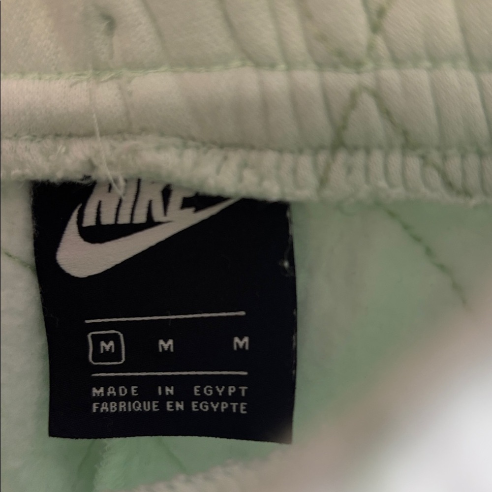 Nike Sportswear Quilted Fleece Shorts - Picture 7 of 10